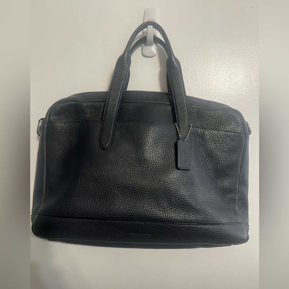EUC Coach Navy Blue LeatherLaptop Bag with It’s Hang Tag.